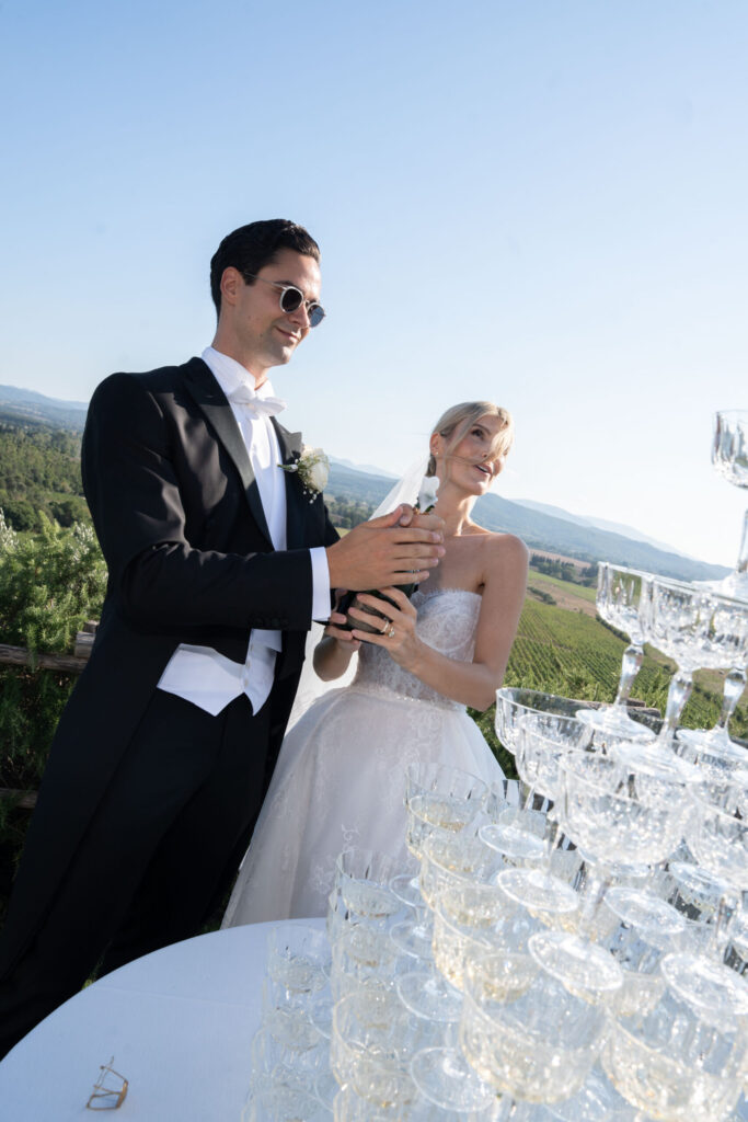 Peaceful wedding photos – what couples should look out for when finding a wedding photographer