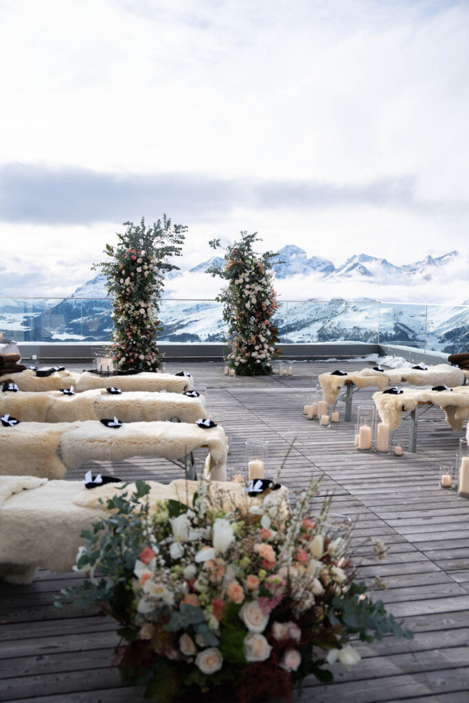 Setting Berghochzeit im Winter beim Heiraten in den Bergen