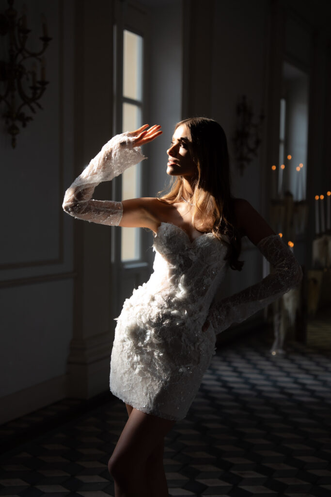 Bridal Potrait in der Villa aurelia im Kleid mit spitze